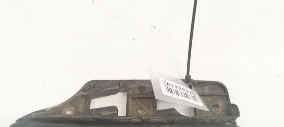 Volkswagen Jetta V Front bumper mounting bracket 