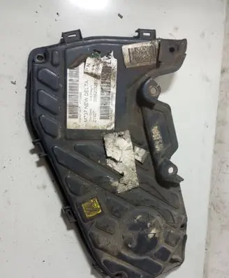 Opel Zafira B Timing belt guard (cover) 55187752 C0DST3808