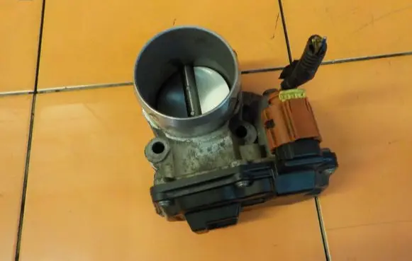 Ford Fiesta Throttle body valve CN1G9F991BA