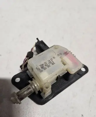 Audi A2 Tailgate boot lock/latch motor 7546321