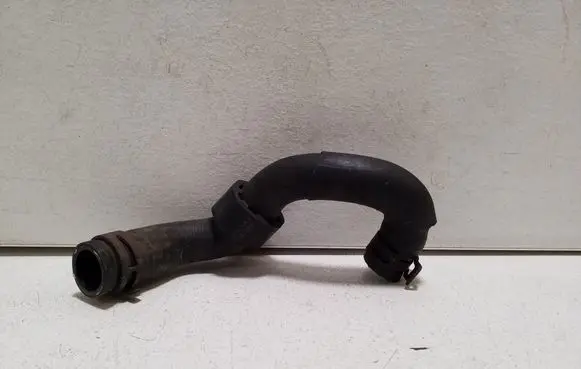 Audi A1 Engine coolant pipe/hose 04L122058D