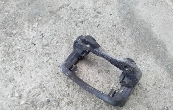 Nissan Primera Front Brake Caliper Pad/Carrier 