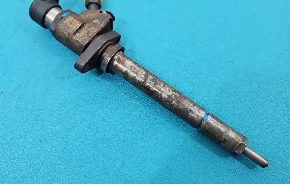 Fuel injector