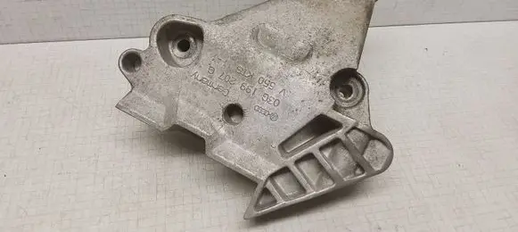 Volkswagen PASSAT B6 Engine mounting bracket 03G199207G