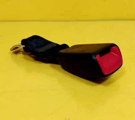 Rear seatbelt buckle