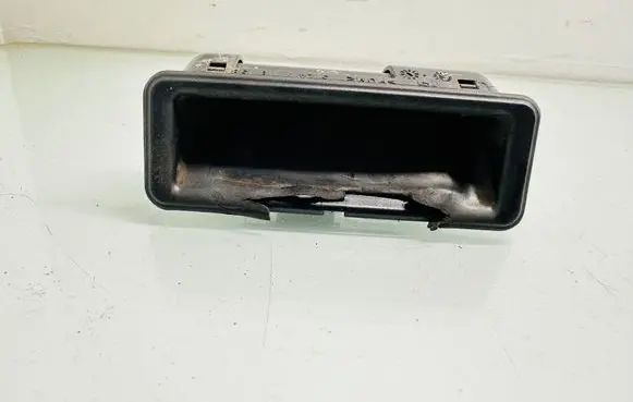 BMW 3 E90 E91 Tailgate opening switch 51247118158 7118158