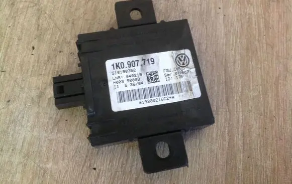 Volkswagen Golf V Alarm control unit/module 1K0907719