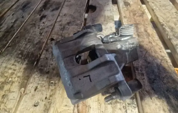 Ford Focus C-MAX Rear brake caliper
