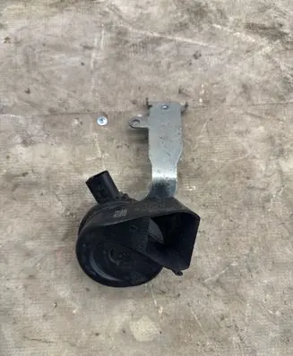 Audi A3 S3 8V Horn signal 5Q0951221F 8V0951210D 8V0951230D