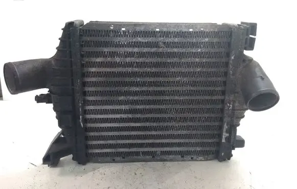 Mercedes-Benz Vito Viano W638 Intercooler radiator 6385012901