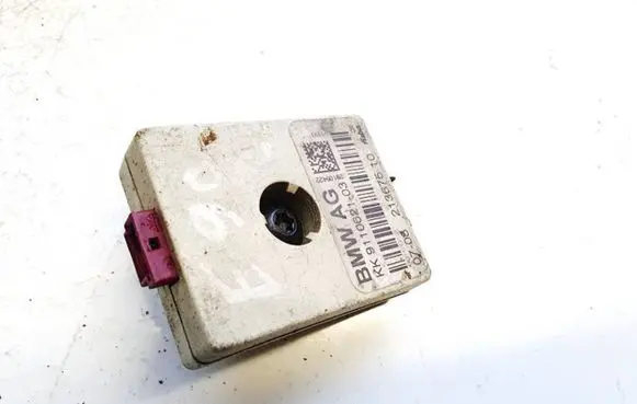 BMW 3 E90 E91 Antenna control unit 21367510 kk9110621-03