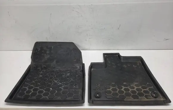 Peugeot Partner III Car floor mat set 