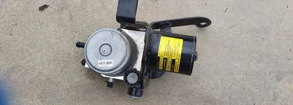 Hyundai Ioniq ABS Pump 58600G2500 BH63074B00