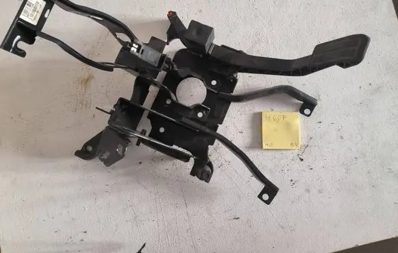 Ford Galaxy Accelerator throttle pedal 7M1721511C 98VW9735AAW 98VW2L380ADY