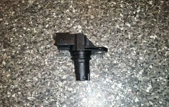 Renault Scenic II - Grand scenic II Camshaft position sensor 8200370572