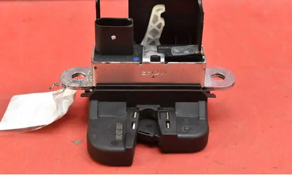 Volkswagen Cross Polo Tailgate/trunk/boot lock/catch/latch 6R0827505F