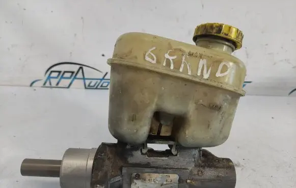Master brake cylinder