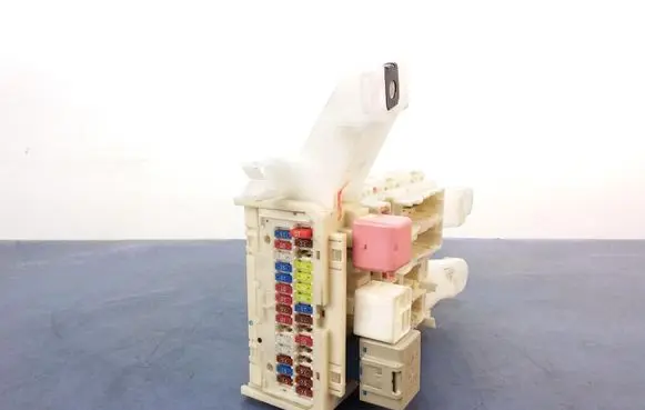 Toyota Auris 150 Fuse box set 82730-02140-A