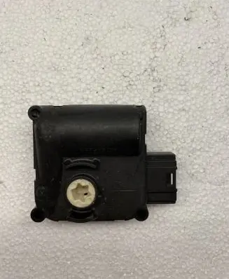 Audi A6 S6 C6 4F A/C air flow flap actuator/motor 0132801359