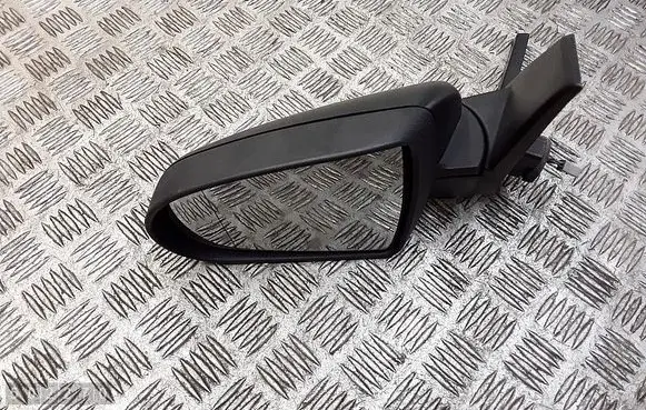 Mitsubishi Colt Front door electric wing mirror e9024259 e9014259