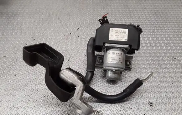 Volkswagen Phaeton Charging relay 3D0919433