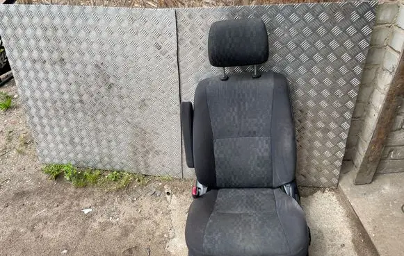 Toyota Avensis Verso Front driver seat