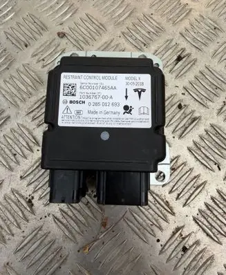 Tesla Model X Airbag control unit/module 103676700A