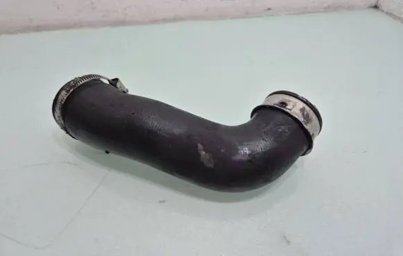Volkswagen Tiguan Intercooler hose/pipe 