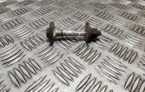 Volkswagen PASSAT B8 Rear suspension camber bolt 
