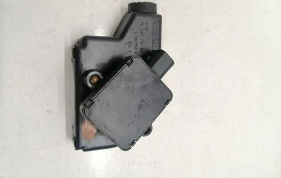 Peugeot 607 Accelerator pedal position sensor J1004984 0590 9639779180