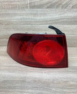 Volkswagen Phaeton Tailgate rear/tail lights 333155L