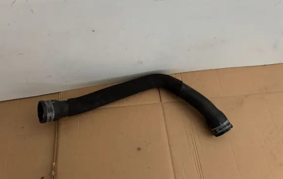 Maserati GranTurismo Coolant pipe/hose 