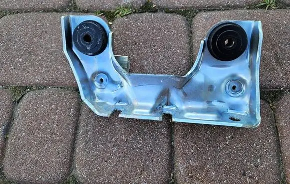 Toyota Camry VIII XV70 Gearbox mounting bracket OPELCZESCI.com-C46