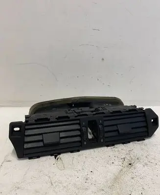 BMW 5 E60 E61 Dash center air vent grill 6910734 141218 7009275