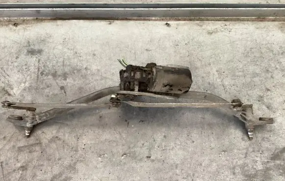 Volkswagen PASSAT B5 Front wiper linkage 058980824 0390241132 801955113