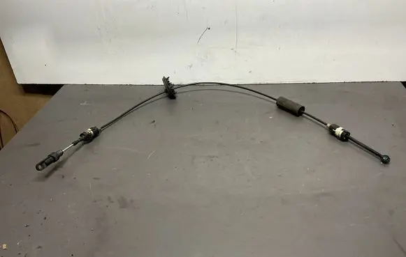 Opel Insignia A Gear shift cable linkage 23270840