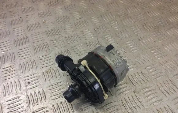BMW 3 G20 G21 Electric auxiliary coolant/water pump 8686899