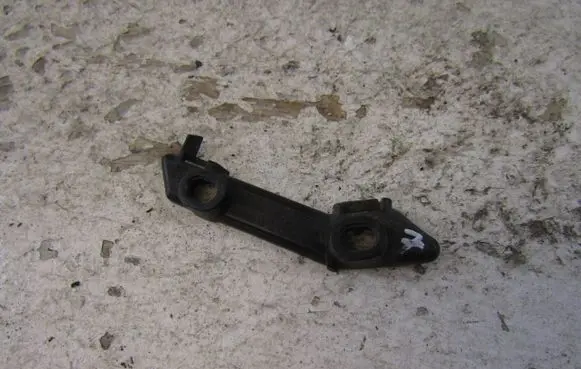 BMW 1 F20 F21 Front bumper mounting bracket 7272556