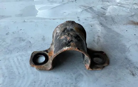 Land Rover Discovery Sport Sway bar bush bracket, front 