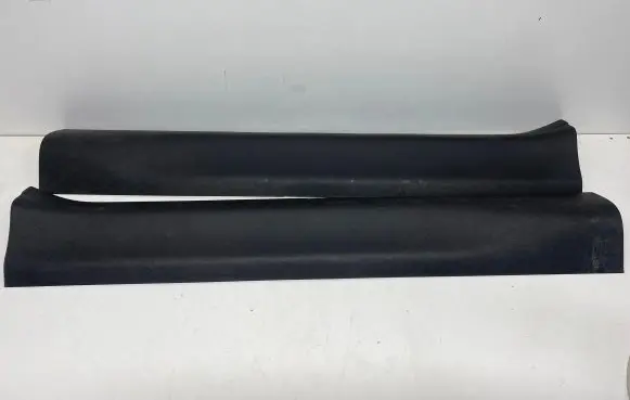 Chevrolet Camaro Front sill trim cover 92232885
