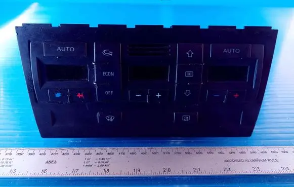 Audi A4 S4 B7 8E 8H Climate control unit 8E0820043 0942871