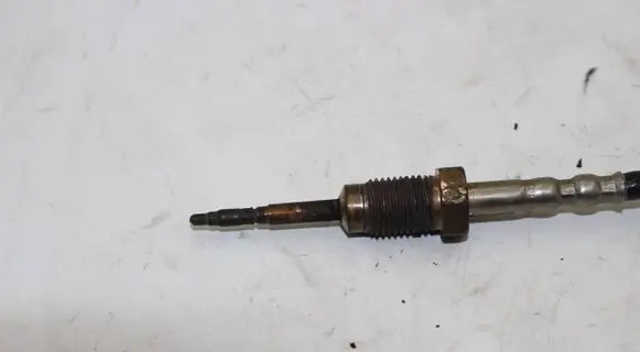 BMW 5 E60 E61 Exhaust gas temperature sensor 7805607