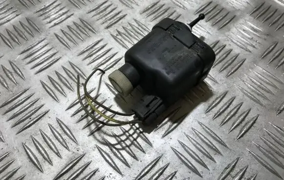 Opel Corsa B Headlight level adjustment motor 