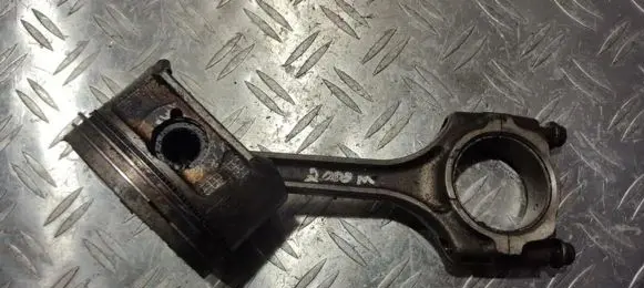 Honda Accord Piston with connecting rod