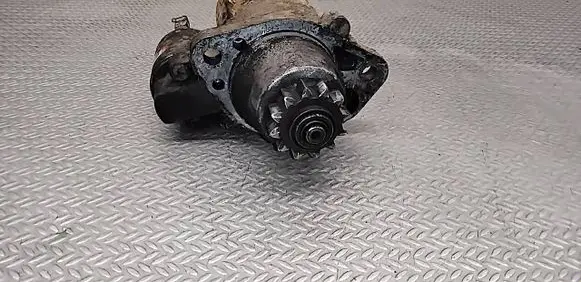 Nissan X-Trail T30 Starter motor 