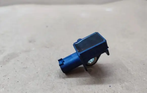 Mercedes-Benz E W212 Airbag deployment crash/impact sensor A2128204926