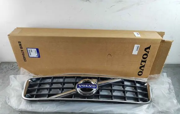 Volvo XC90 Front bumper upper radiator grill 31290544 31316045