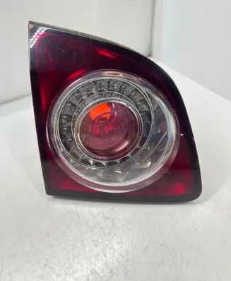 Tailgate rear/tail lights