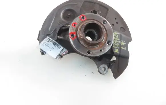 Peugeot 5008 Front wheel hub spindle knuckle 