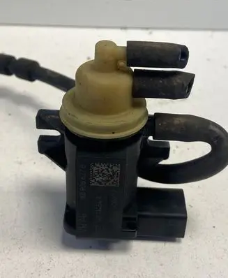 Volkswagen PASSAT B8 Turbo solenoid valve 1K0906627B 00077 4011464A